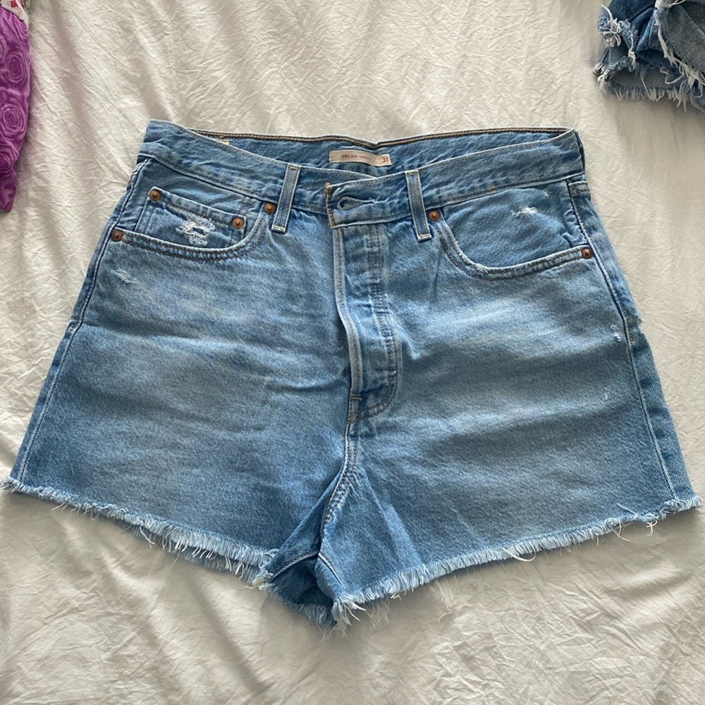Levis ribcage shorts - size 31